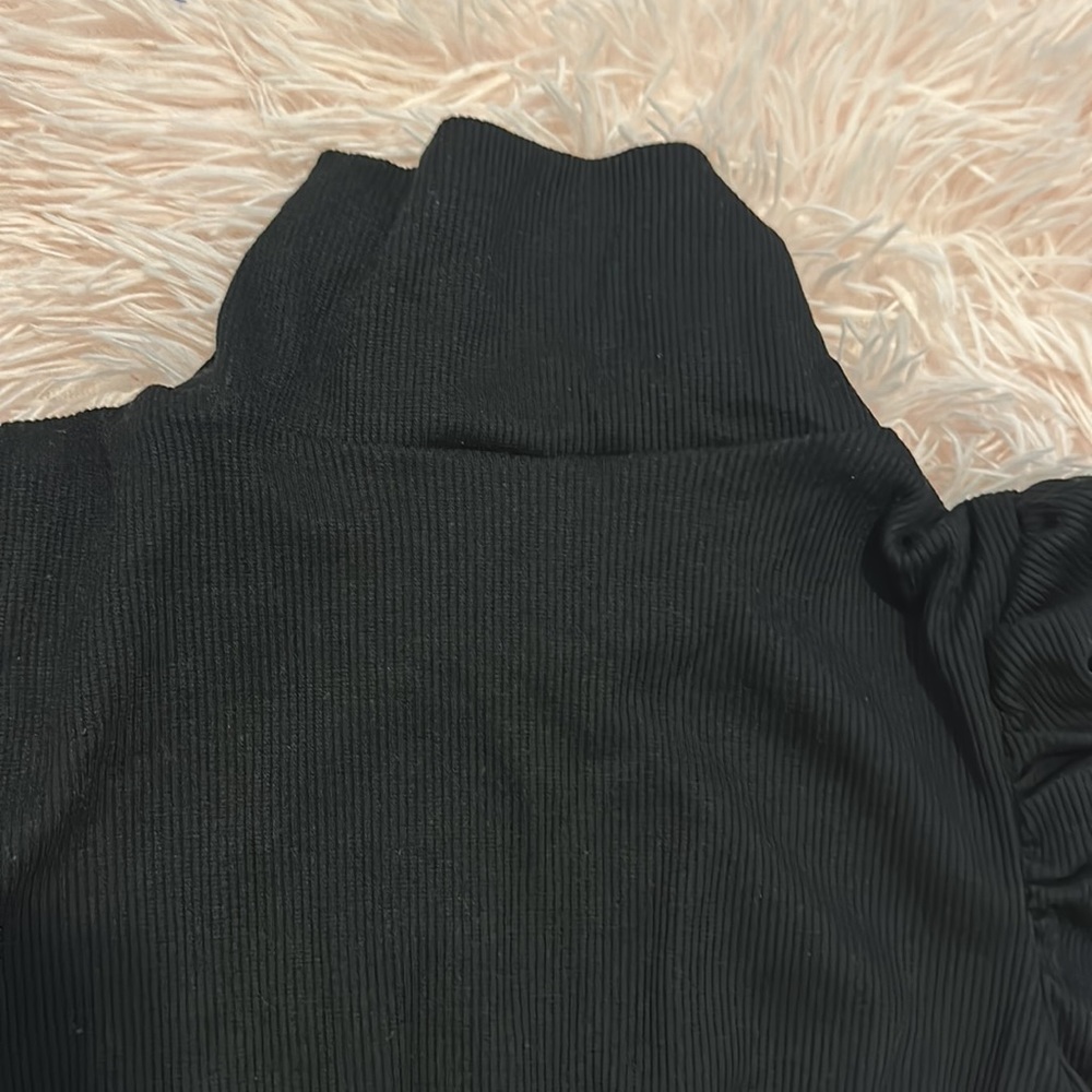 Turtle neck - Picture 3 of 3